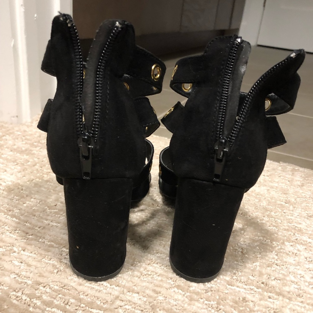 Black and gold grommet chunky heel - Picture 2 of 4